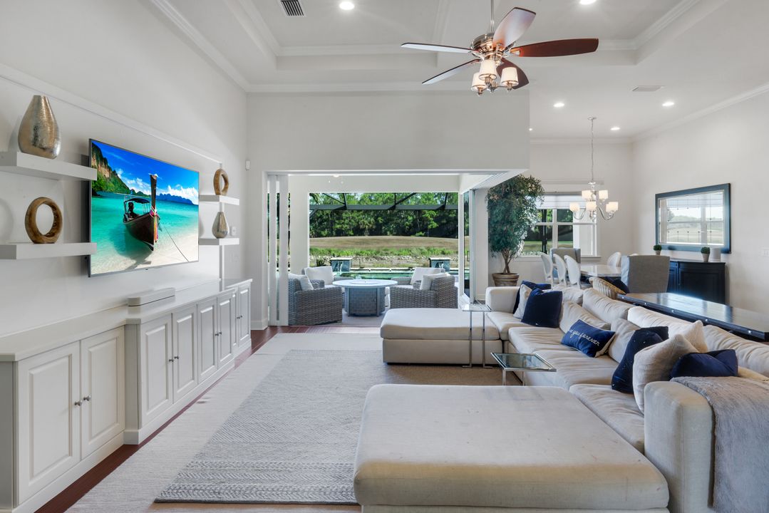 9238 Ores Cir, Naples, FL 34120
