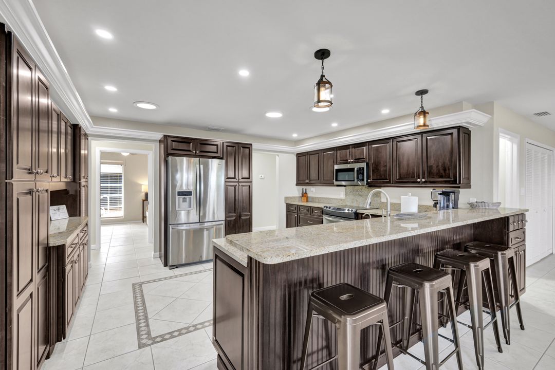 2033 SE 27th Terrace, Cape Coral, FL 33904