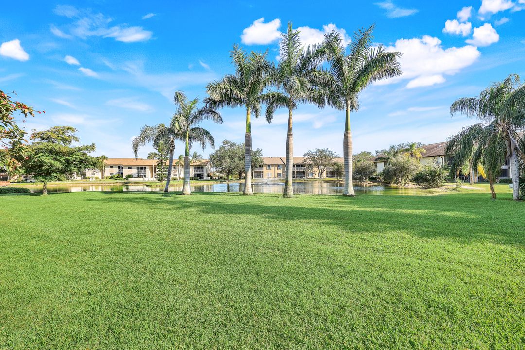 940 Palm View Dr #115, Naples, FL 34110
