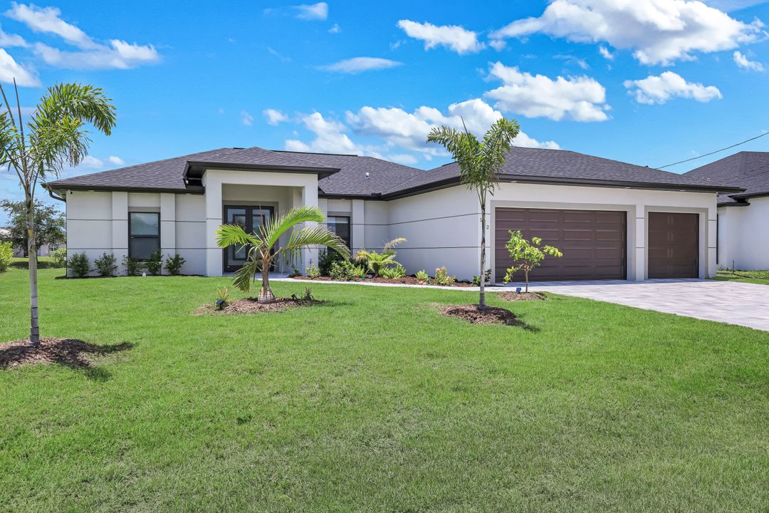 522 NE 5th Pl, Cape Coral, FL 33909