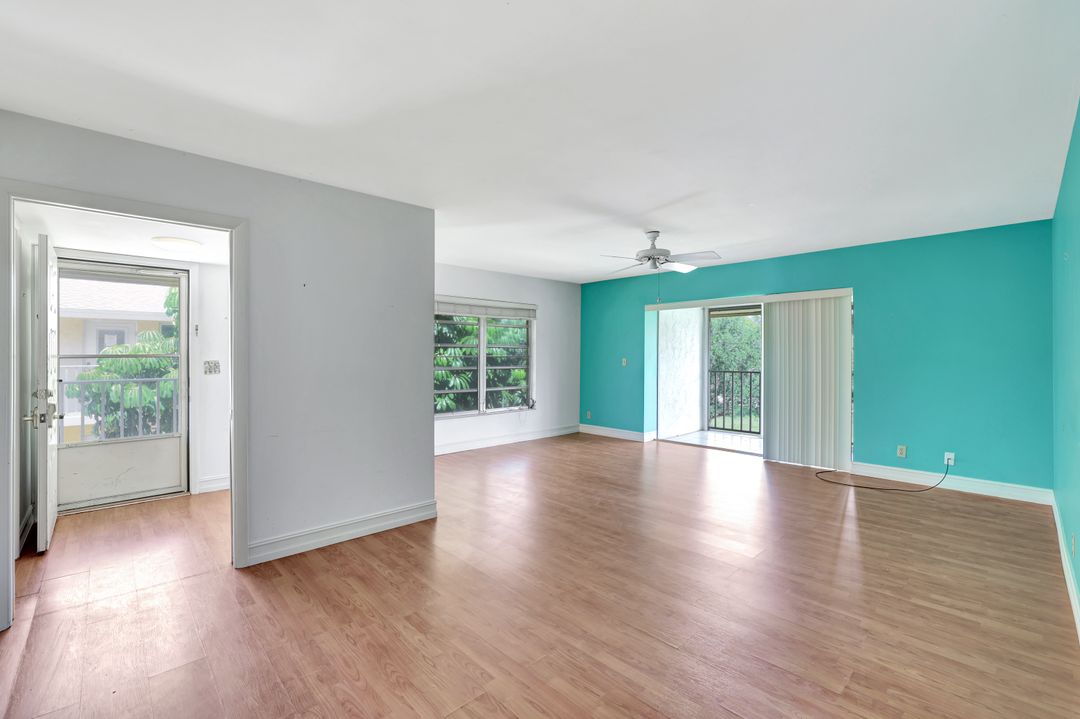 722 Broad Ave S #722, Naples, FL 34102
