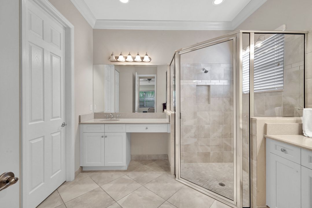 13423 Silktail Dr, Naples, FL 34109