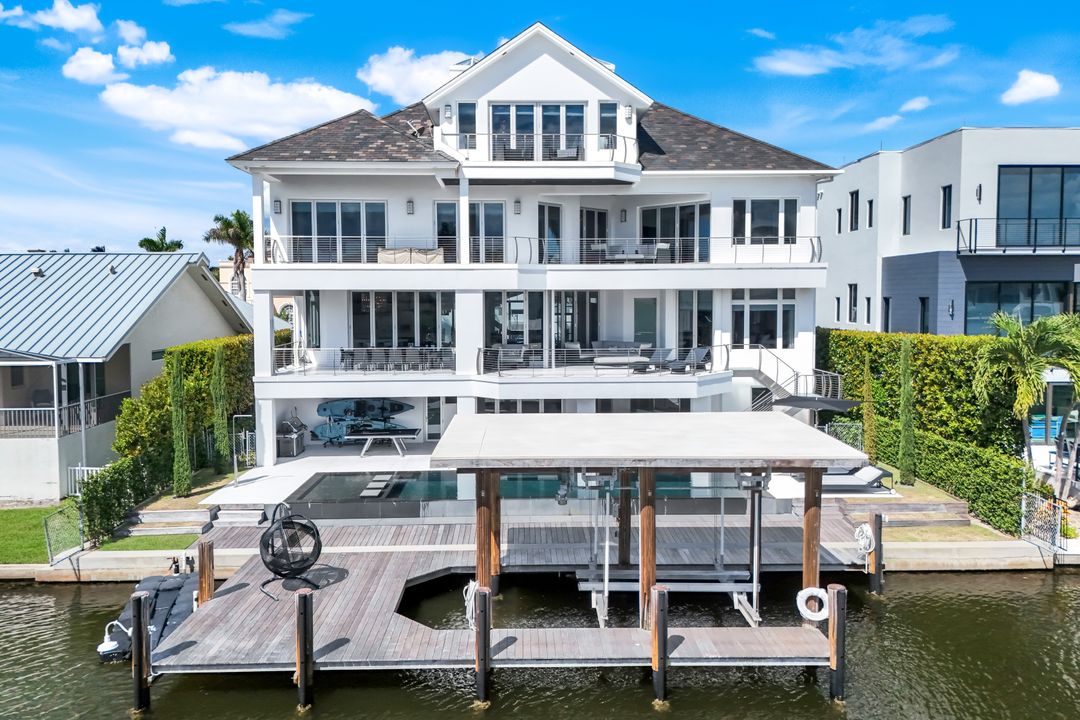 260 Channel Dr, Naples, FL 34108