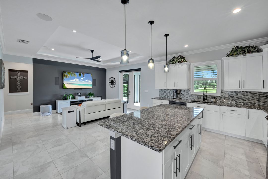 2552 52nd Ave NE, Naples, FL 34120