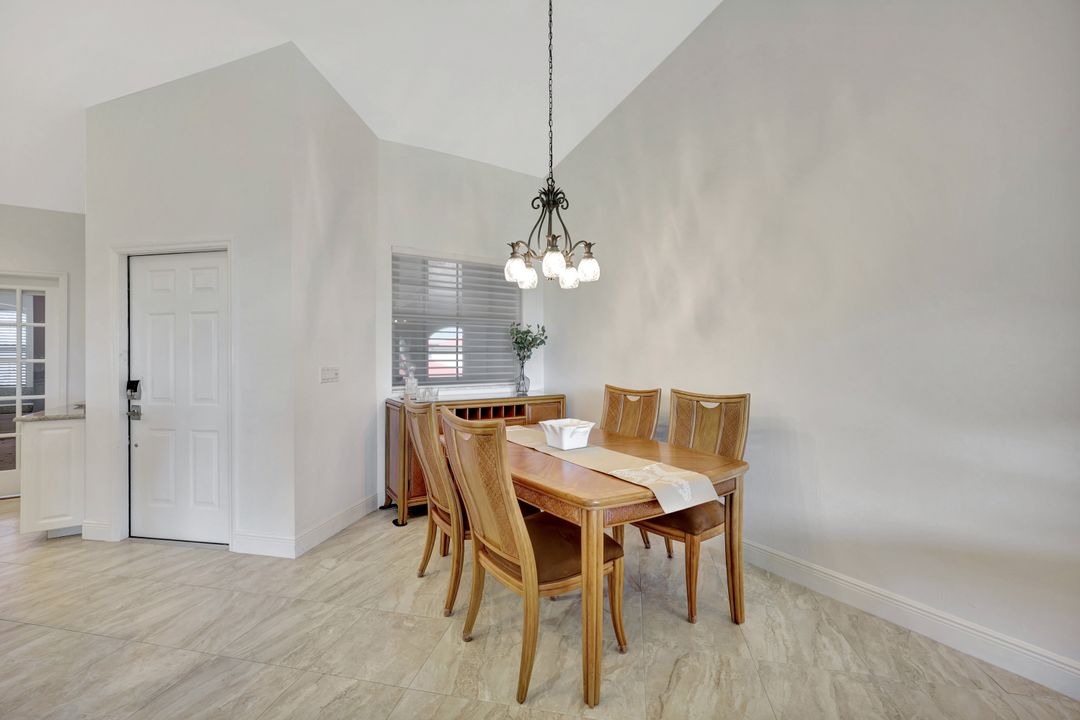 160 Waterside Cir #202, Marco Island, FL 34145