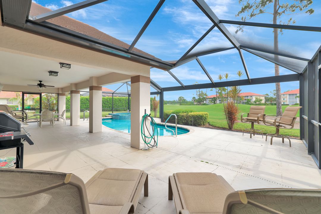 5859 Westbourgh Ct, Naples, FL 34112