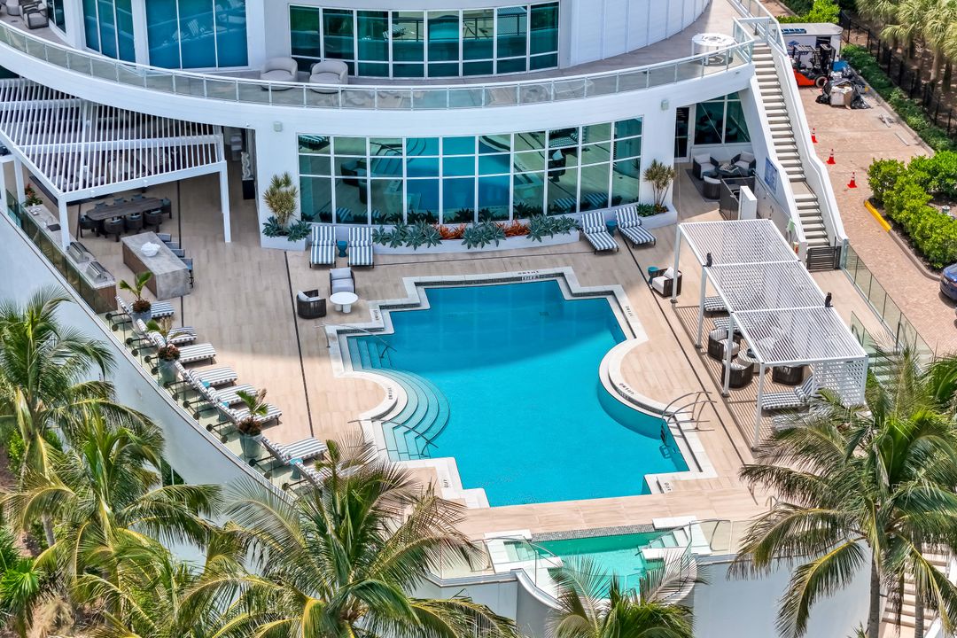4101 Gulf Shore Blvd N #17N, Naples, FL 34103