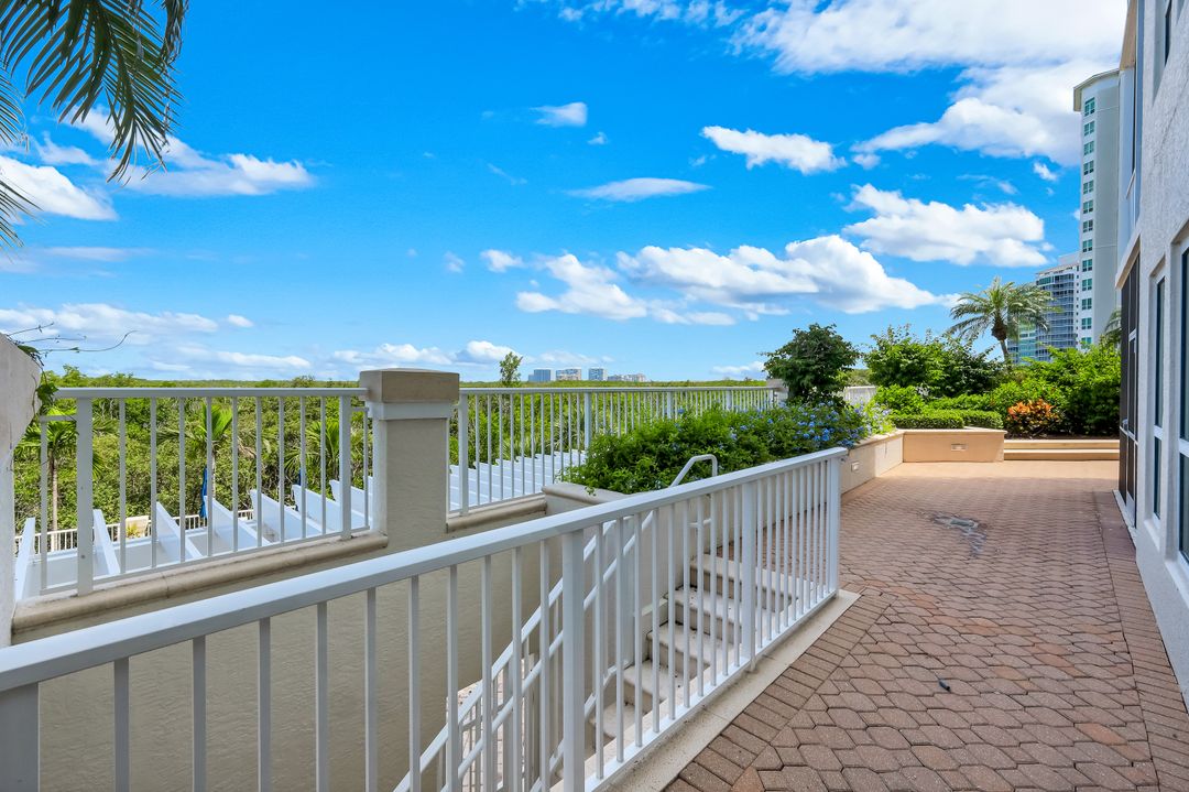 295 Grande Way #104, Naples, FL 34110