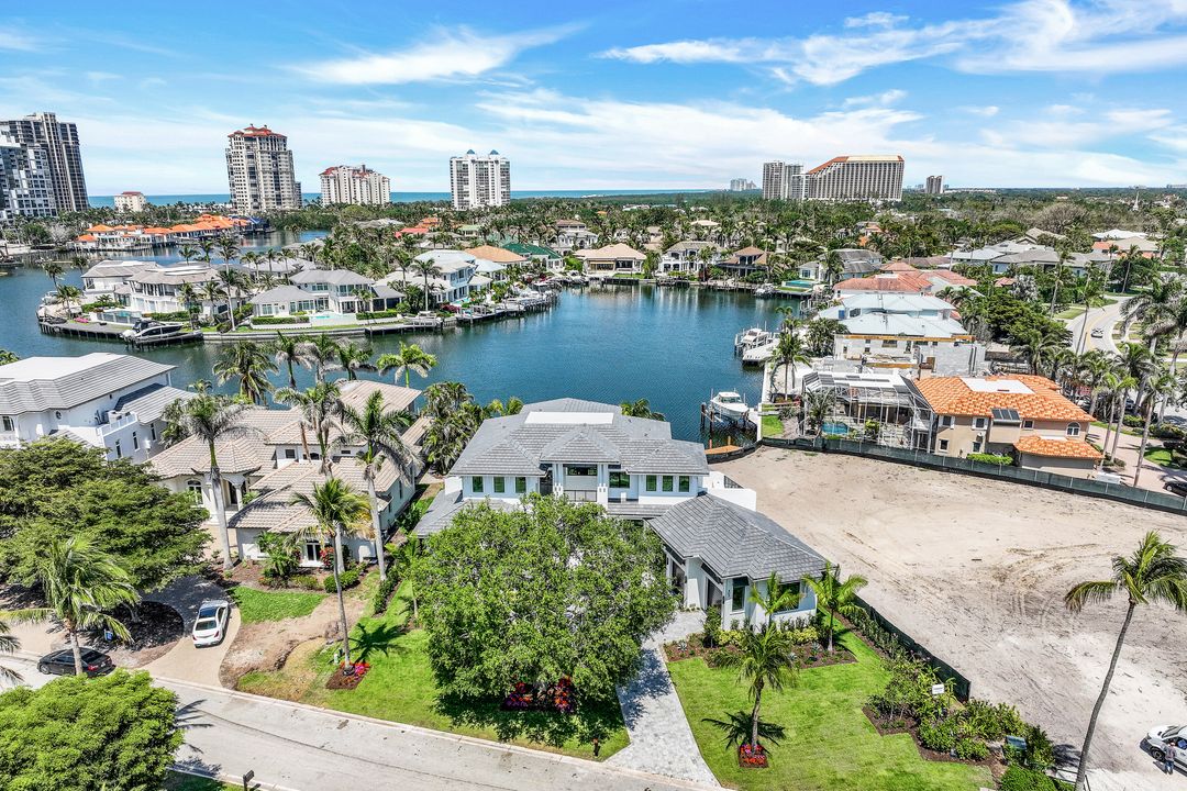 403 Neapolitan Way, Naples, FL 34103