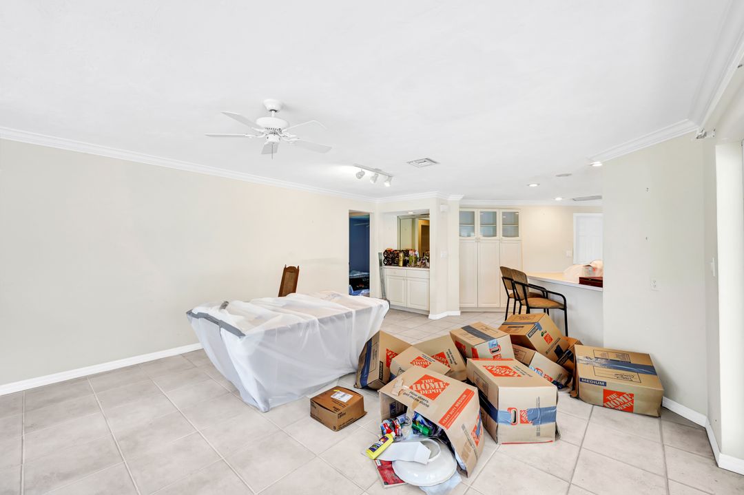 529 Neapolitan Way, Naples, FL 34103