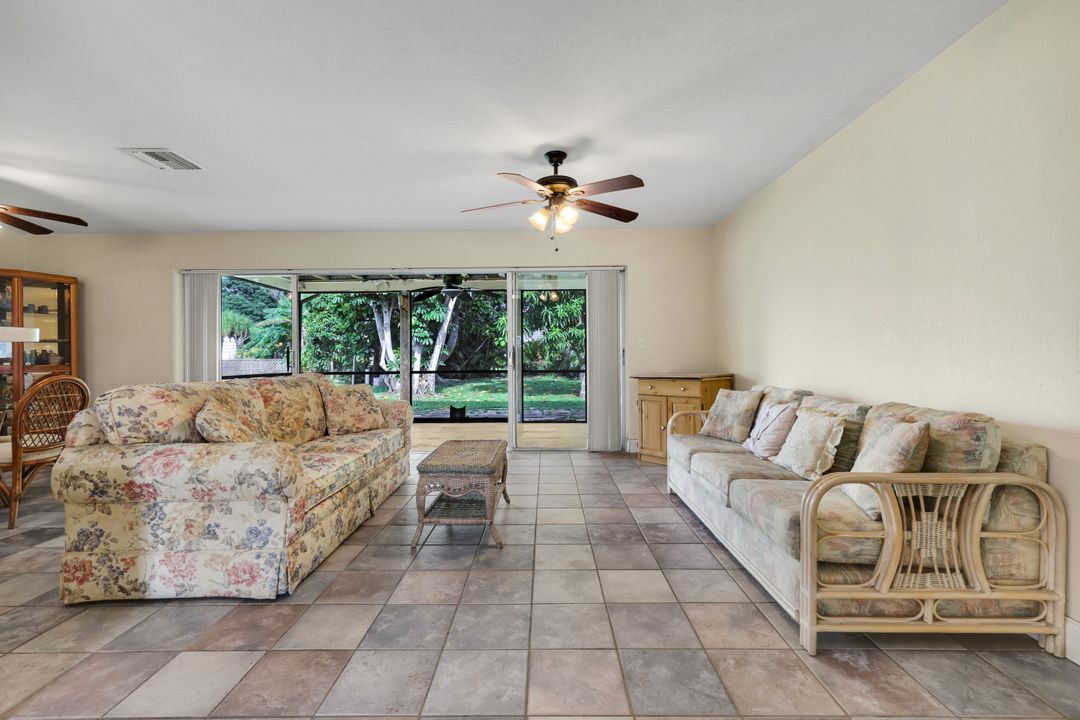 5248 Versaille Ct, Cape Coral, FL 33904