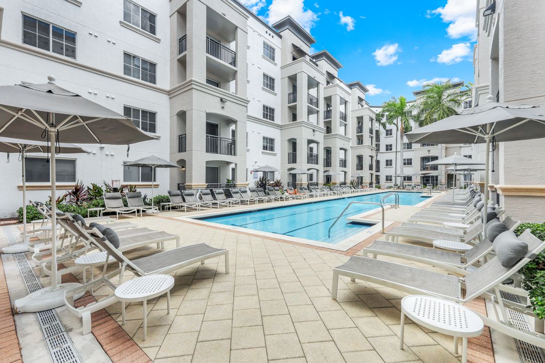 6620 SW 57th Ave #C202, South Miami, FL 33143