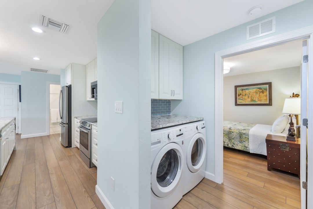 2218 Kings Lake Blvd, Naples, FL 34112