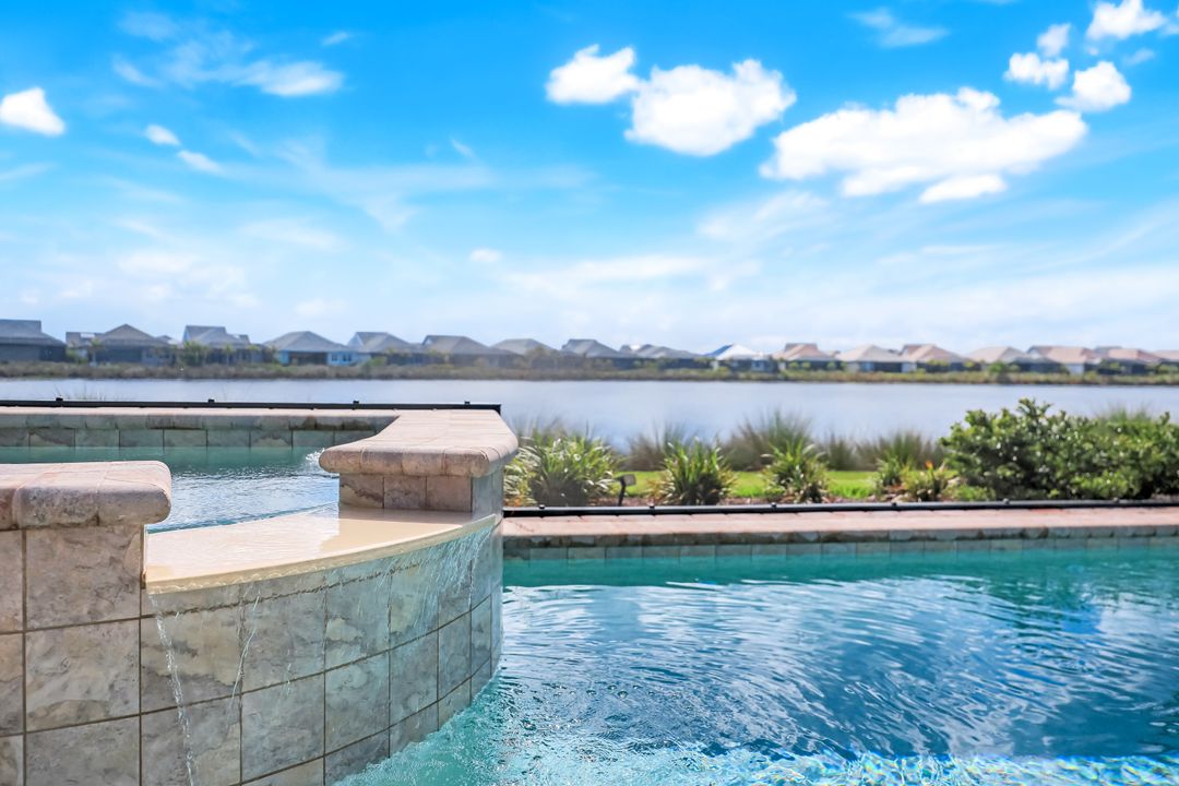 8852 Yucatan Ct, Naples, FL 34112