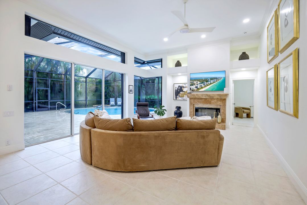 11819 Warbler Ct, Naples, FL 34119