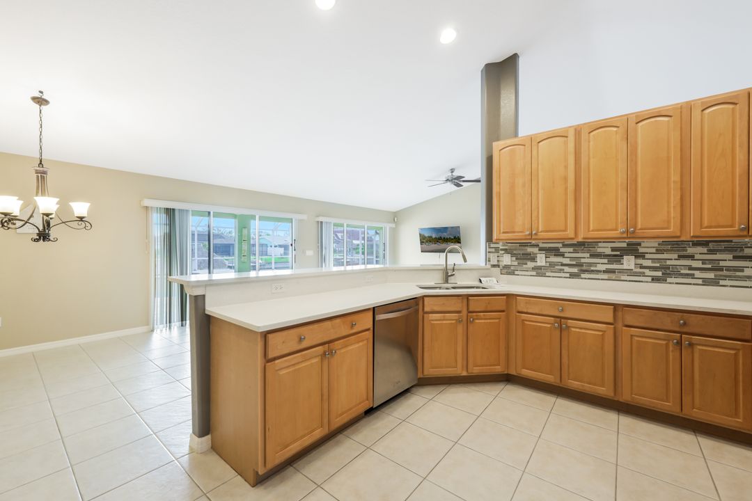 3325 SW 5th Pl, Cape Coral, FL 33914