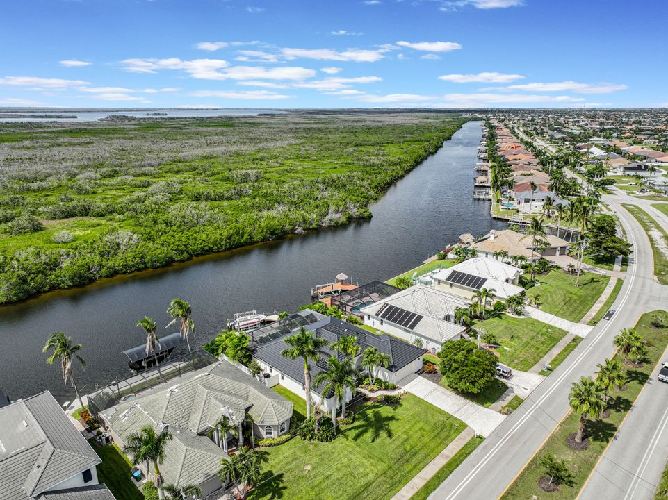 3724 Surfside Blvd, Cape Coral, FL 33914