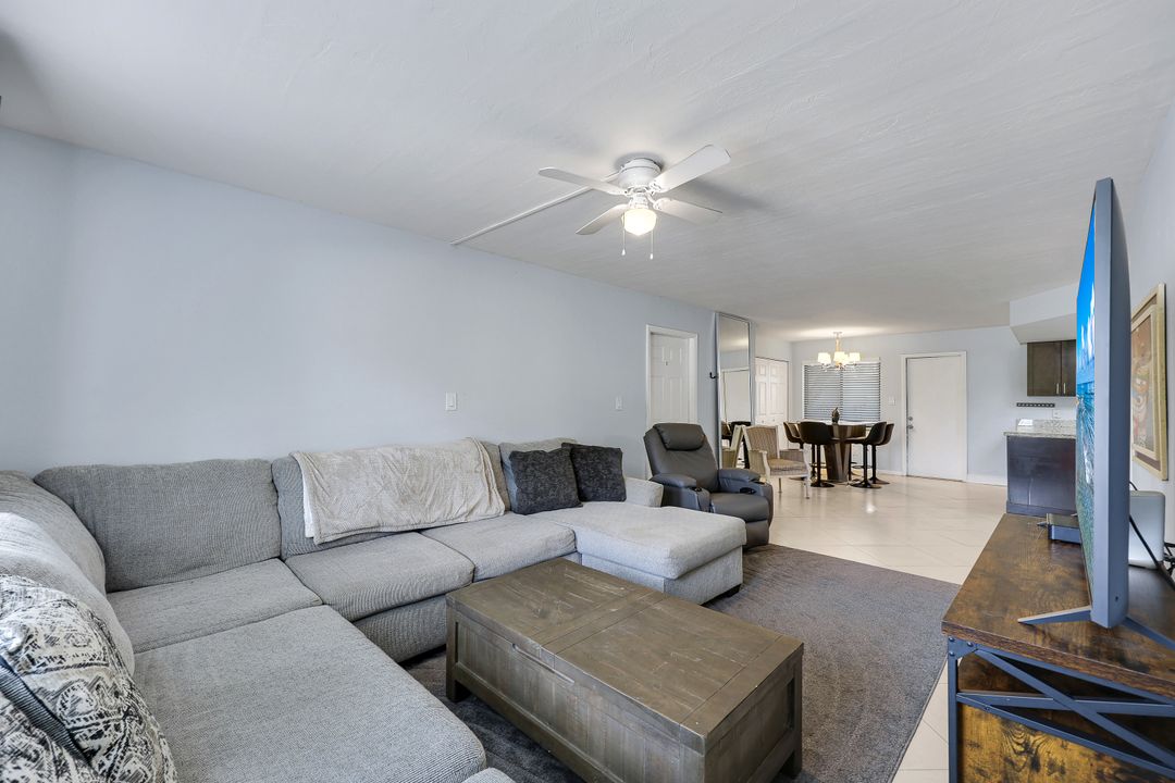 1400 Green Valley Cir #1002, Naples, FL 34104