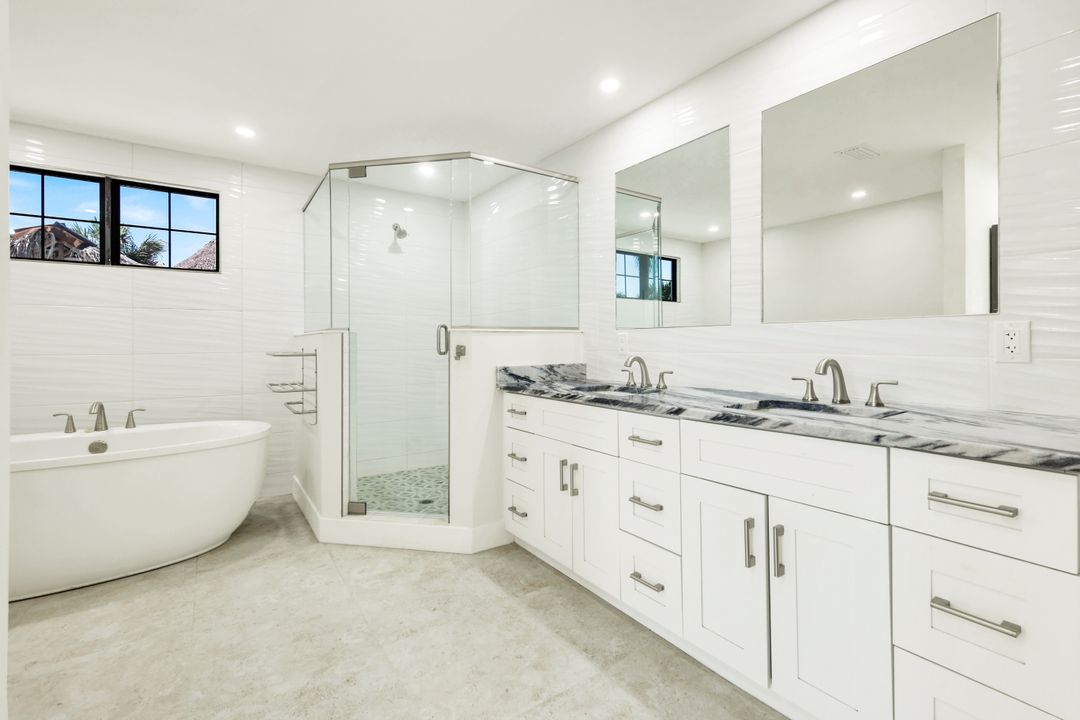 5630 Copper Leaf Ln, Naples, FL 34116