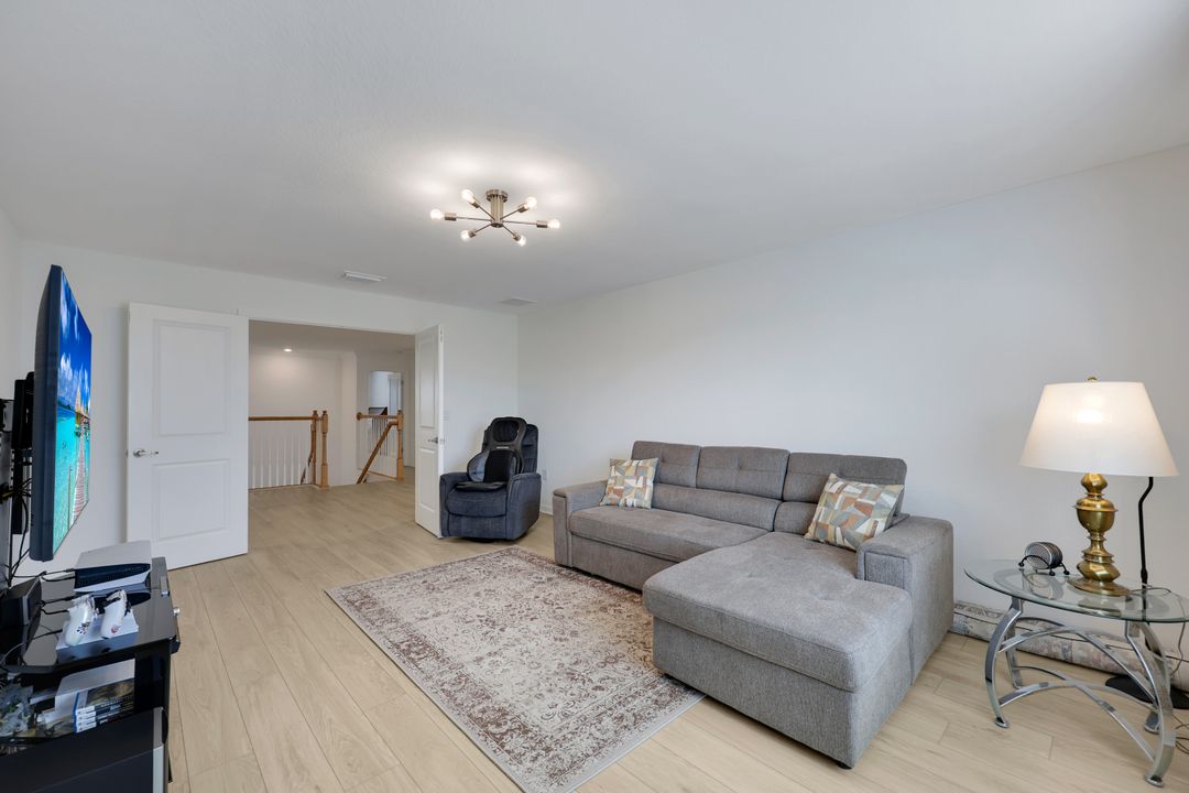 2159 Hamlin St, Naples, FL 34120