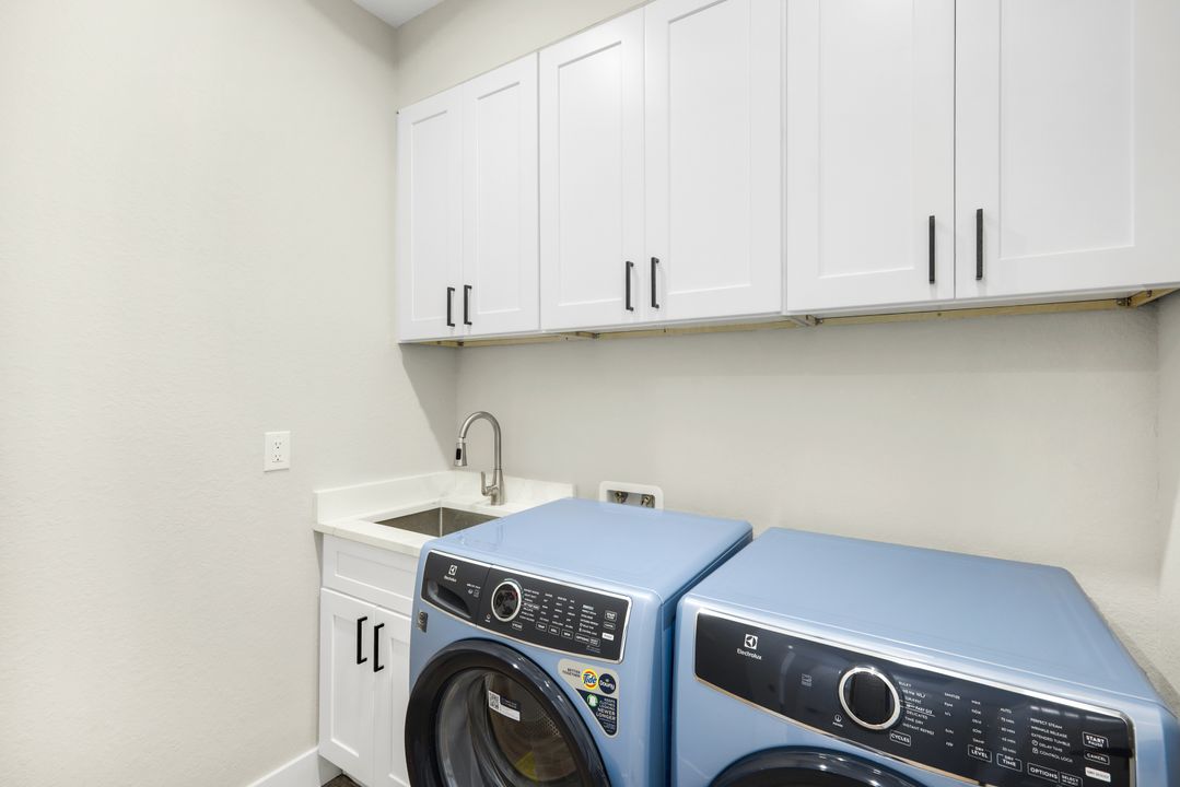 1909 NW 32nd Ct, Cape Coral, FL 33993