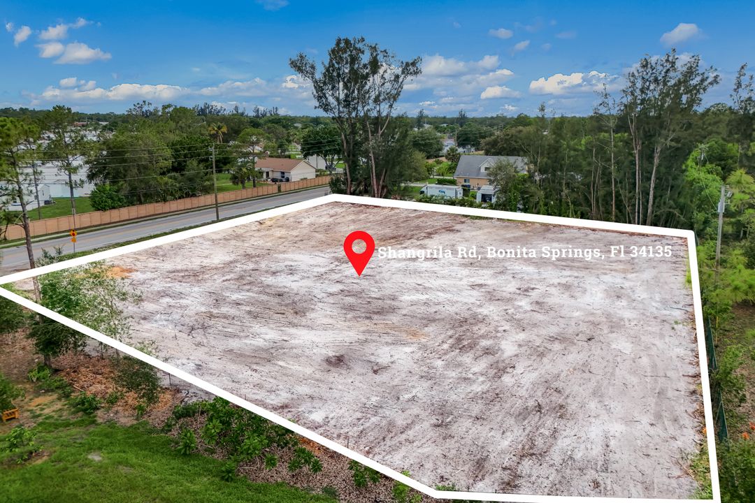 10451 Shangrila Rd, Bonita Springs, FL 34135