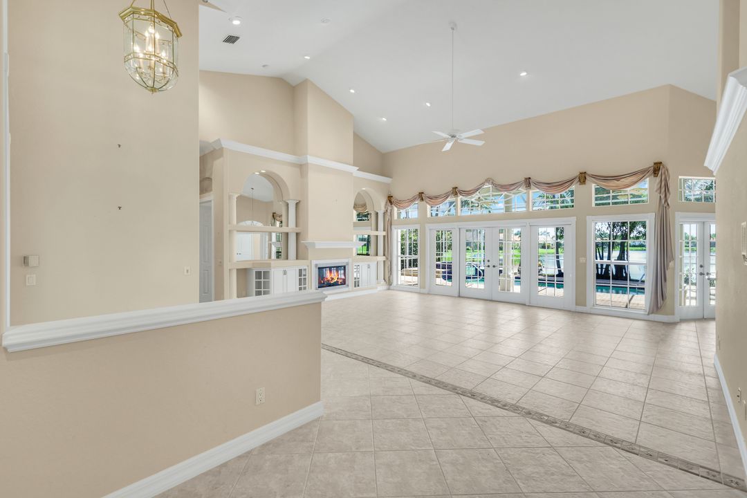 11201 Phoenix Way, Naples, FL 34119