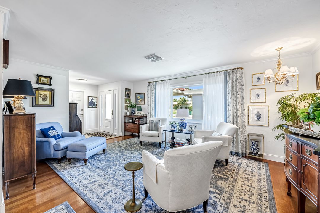 87 Burning Tree Dr, Naples, FL 34105