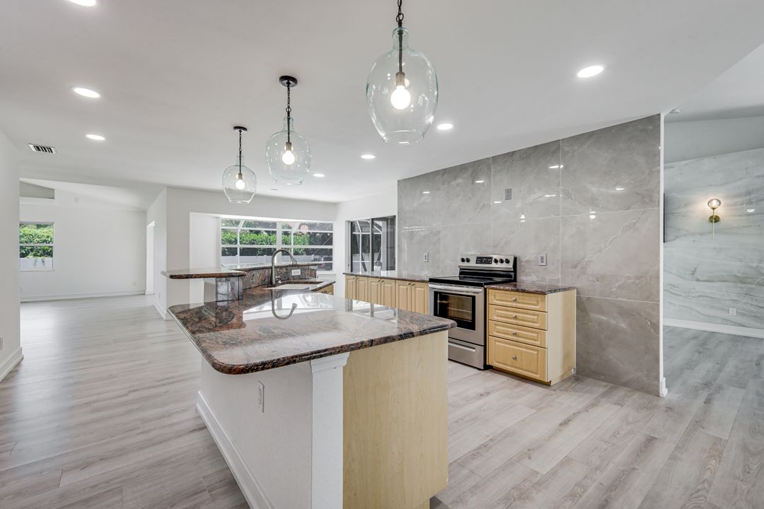 1438 SW 57th St, Cape Coral, FL 33914