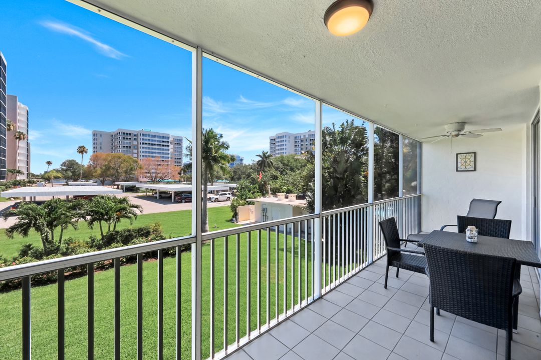 5 Bluebill Ave #208, Naples, FL 34108