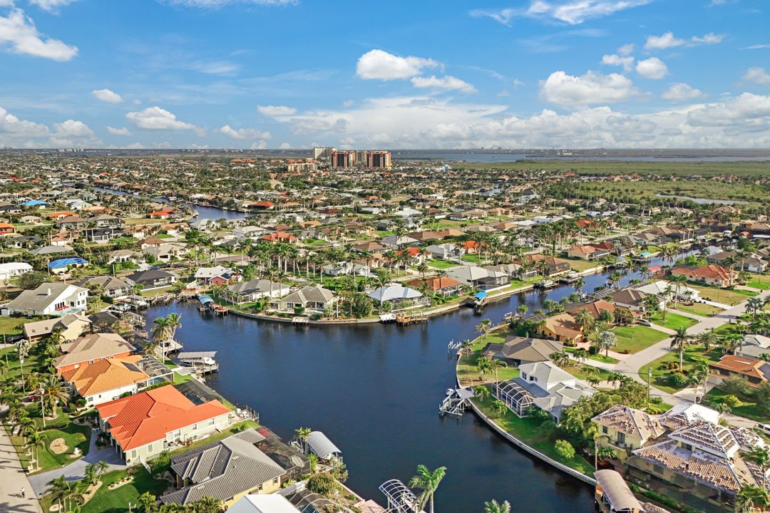 5244 Agualinda Blvd, Cape Coral, FL 33914