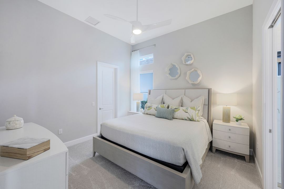 15572 Montello Ln, Naples, FL 34114