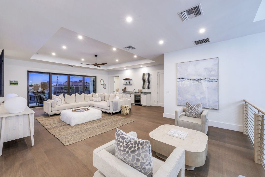 469 Germain Ave, Naples, FL 34108