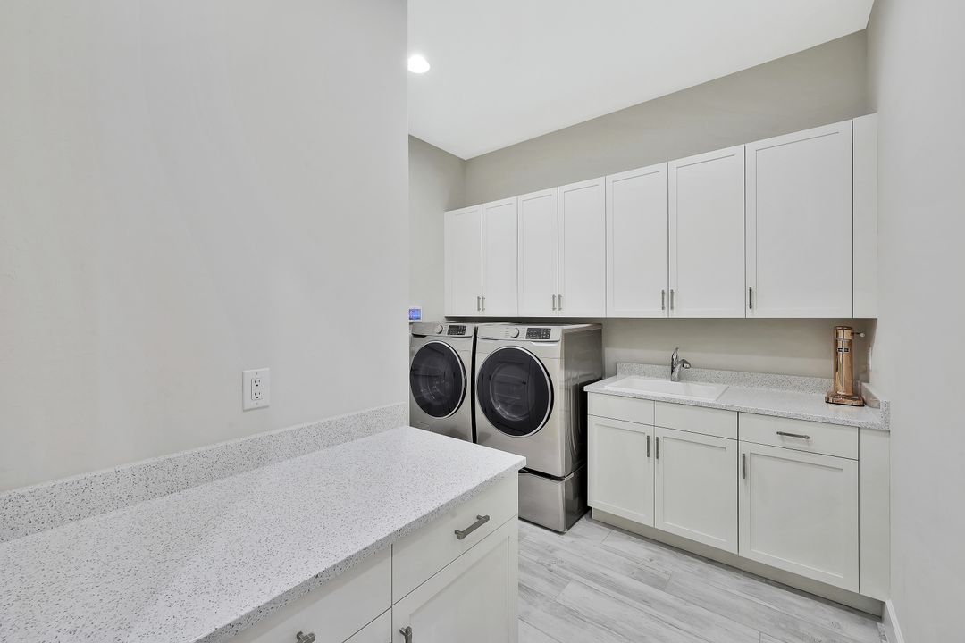 5666 Elbow Ave, Naples, FL 34113