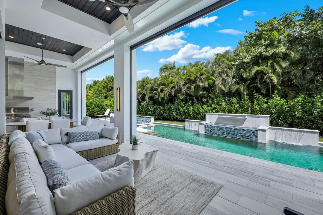 767 Park Shore Dr, Naples, FL 34103