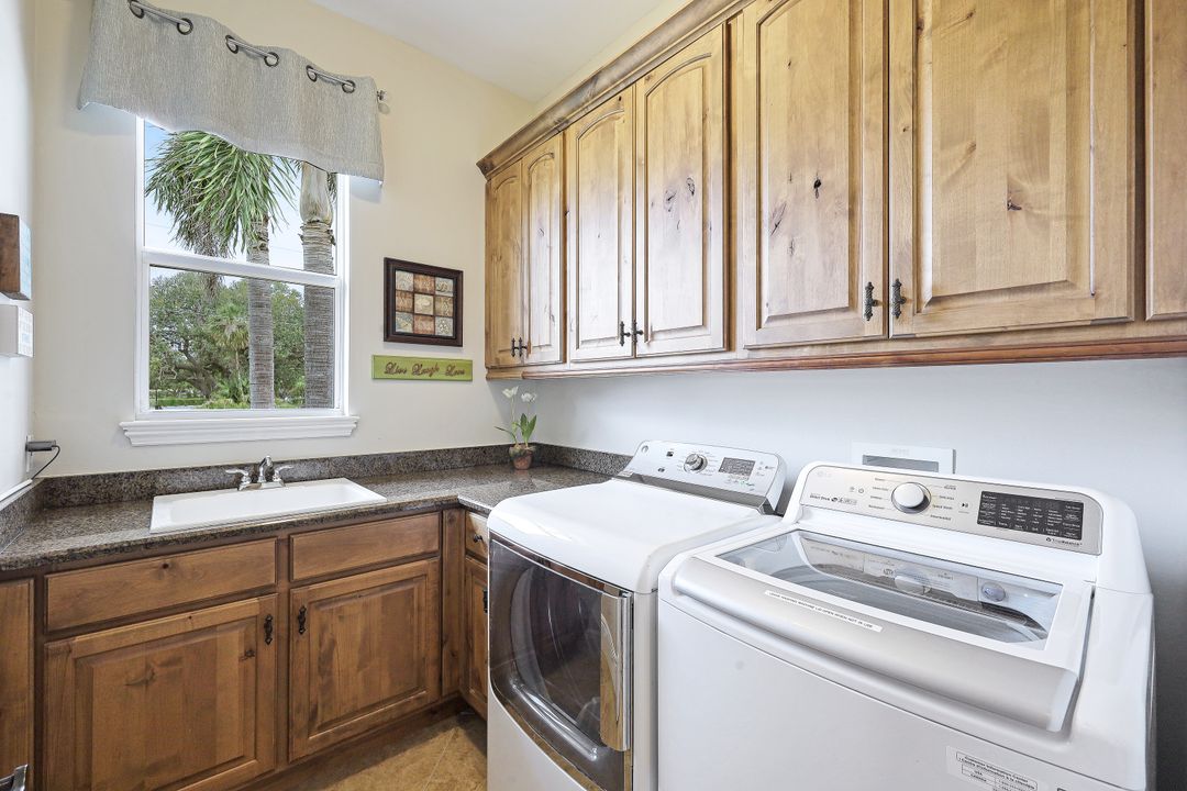 650 Amber Dr, Marco Island, FL 34145