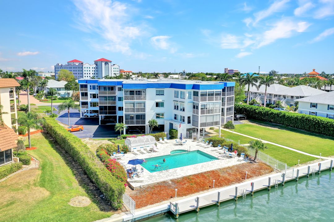 711 W Elkcam Cir #307, Marco Island, FL 34145