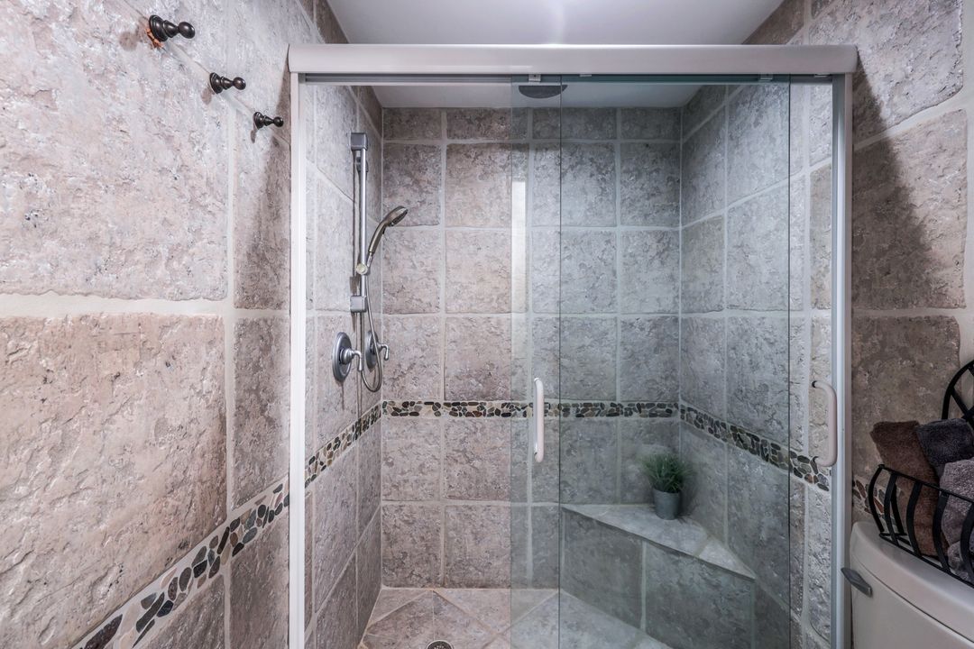 723 Willowhead Dr, Naples, FL 34103