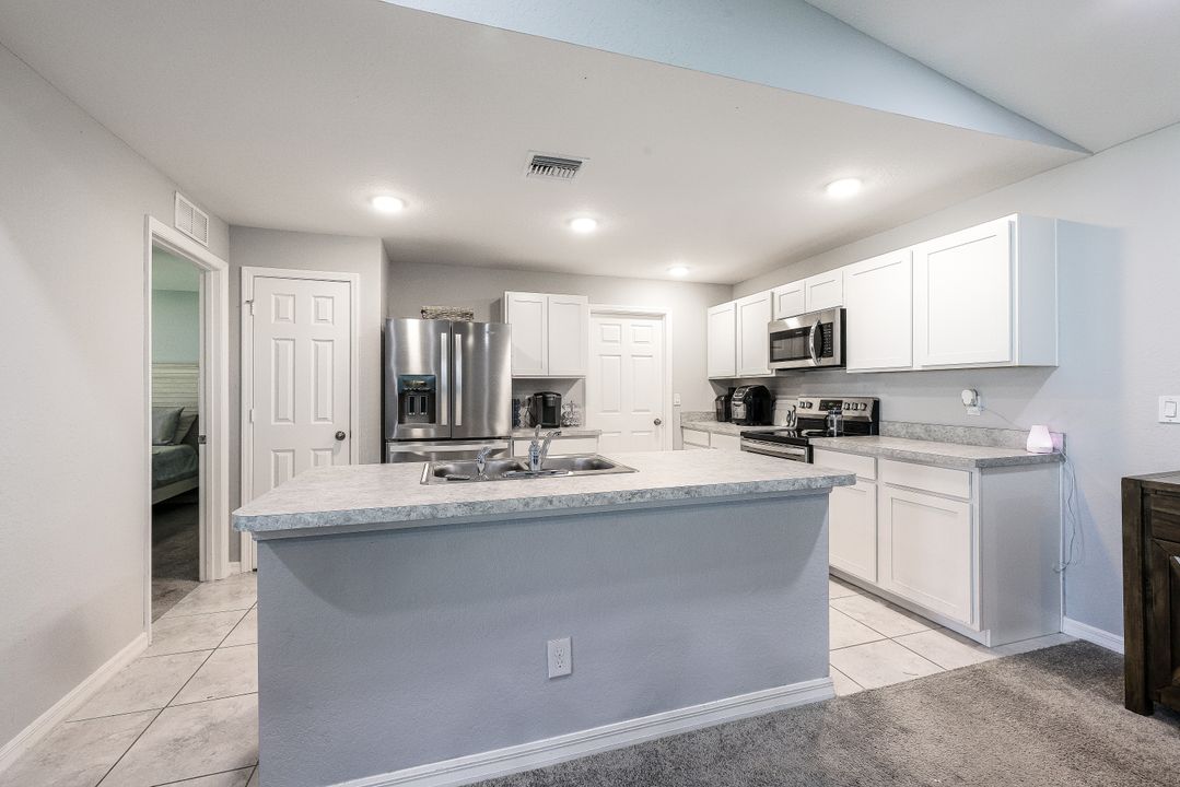 21 NW 23rd Terrace, Cape Coral, FL 33993