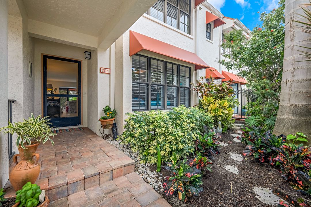 511 Serendipity Dr #511, Naples, FL 34108