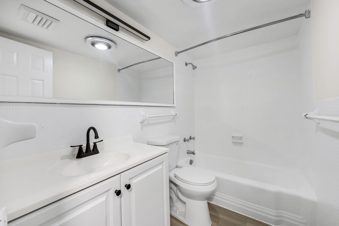 20 W Lucerne Cir #609, Orlando, FL 32801