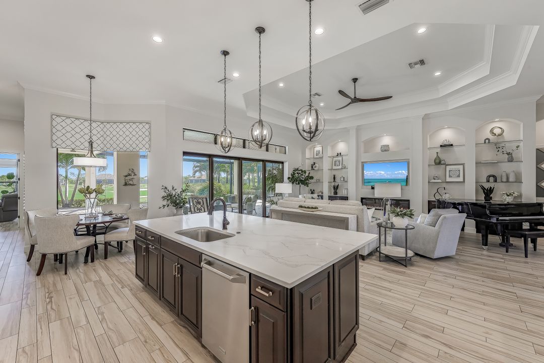 9071 Sorreno Ct, Naples, FL 34119