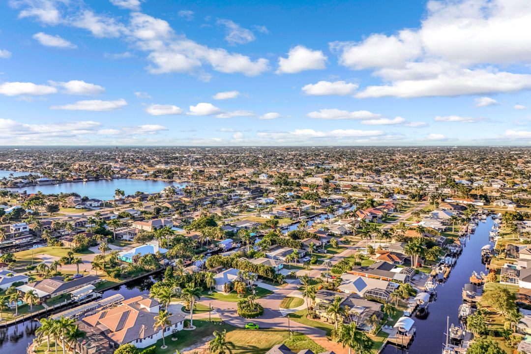 4934 SW 2nd Pl, Cape Coral, FL 33914