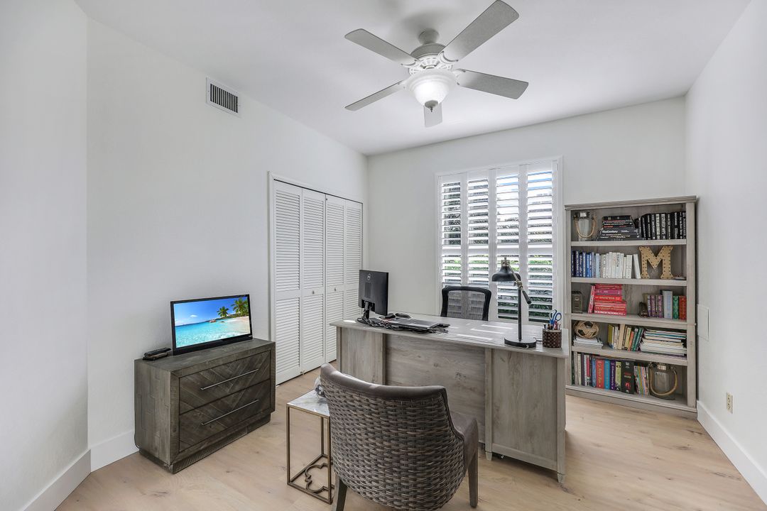 7108 Barrington Cir #2-102, Naples, FL 34108