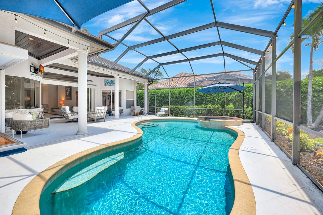 9833 Clear Lake Cir, Naples, FL 34109