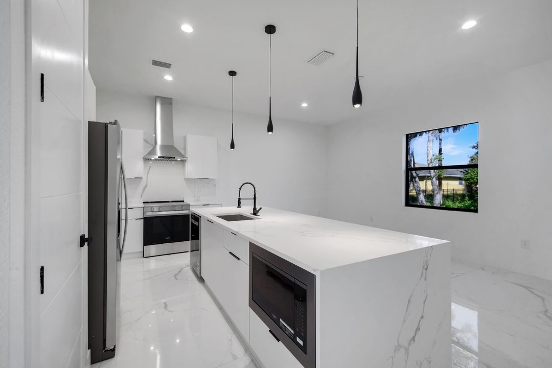 6044 Acorn Cir, LaBelle, FL 33935