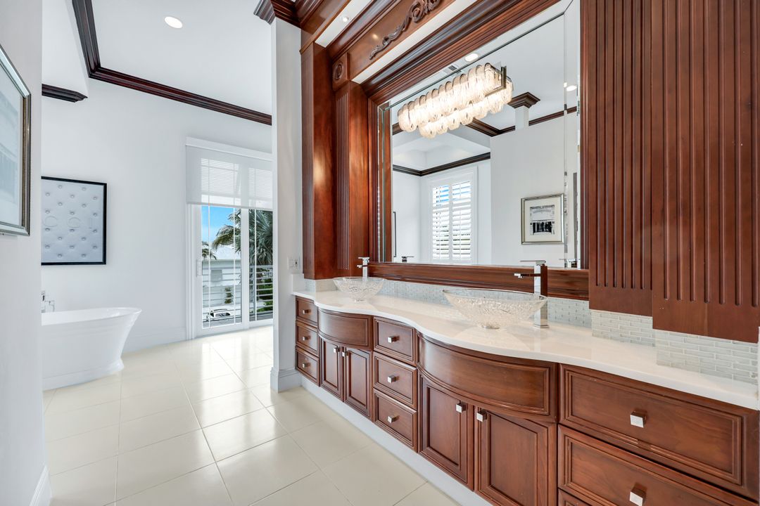 434 Conners Ave, Naples, FL 34108