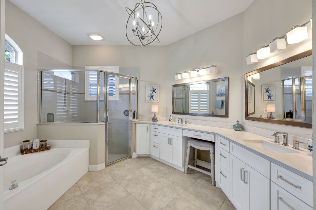 6006 Highwood Park Ln, Naples, FL 34110