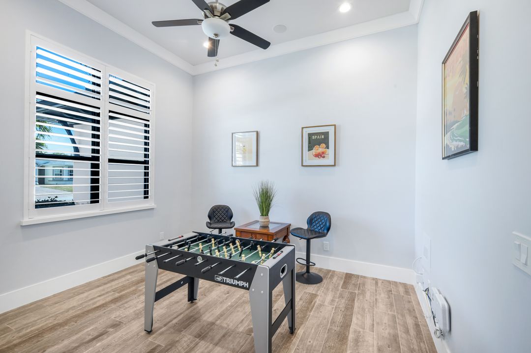 1218 SW 4th Pl, Cape Coral, FL 33991