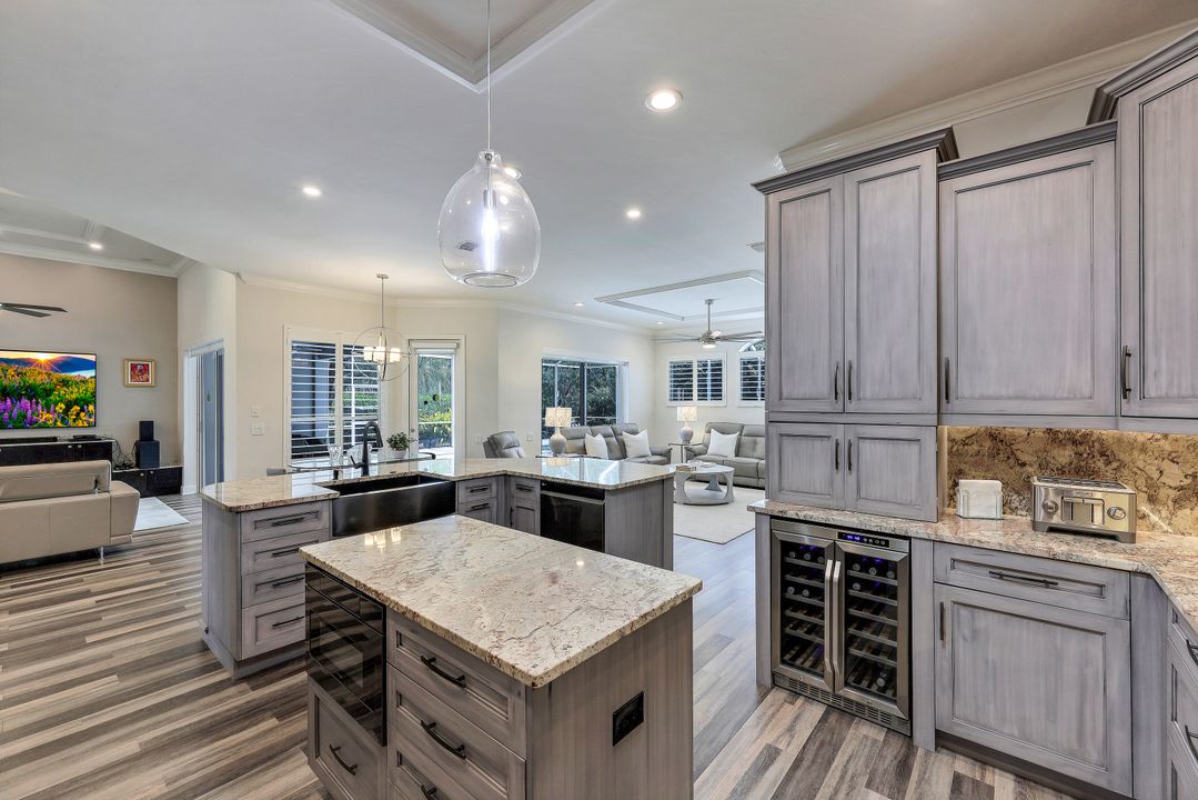 8392 Northhampton Ct, Naples, FL 34120